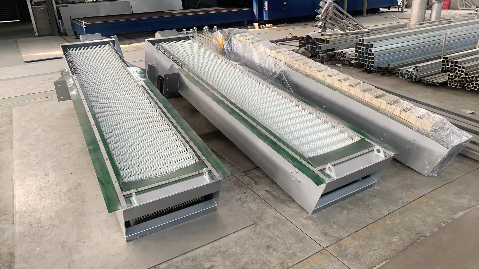 回轉(zhuǎn)耙式格柵除污機(jī)是保障整個(gè)水處理系統(tǒng)順暢運(yùn)行的基石。